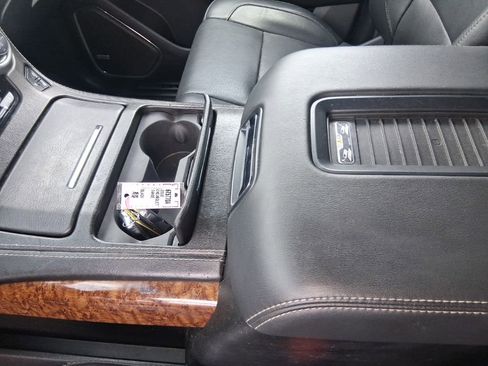 Used 2018 Chevrolet Tahoe Premier AWD/4WD image 14