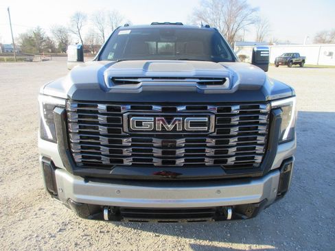 New 2026 GMC Sierra 2500 Denali Ultimate image 12