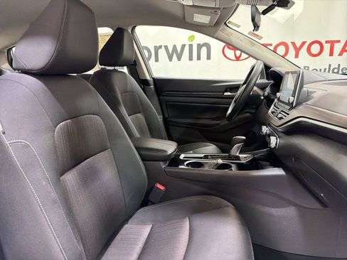 Used 2024 Nissan Altima 2.5 SV FWD image 10