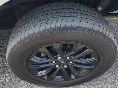 Used 2024 Ford F150 Lariat AWD/4WD image 13