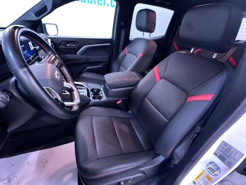 Used 2024 Chevrolet Colorado Z71 w/ Z71 Convenience Package 2 image 14