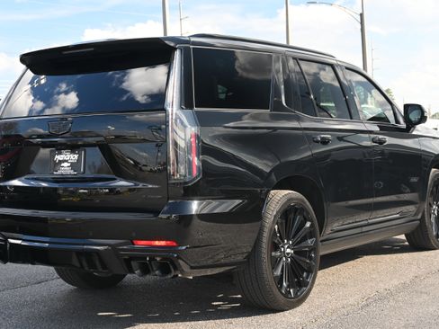 Used 2025 Cadillac Escalade V image 21