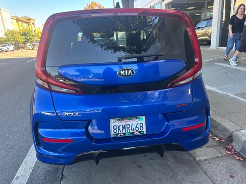 Used 2020 Kia Soul GT-Line w/ GT 2.0L Power Sunroof Package FWD image 3