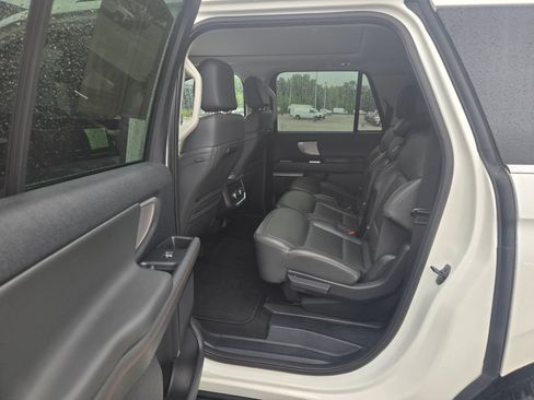 Used 2025 Ford Expedition Max Active RWD image 8