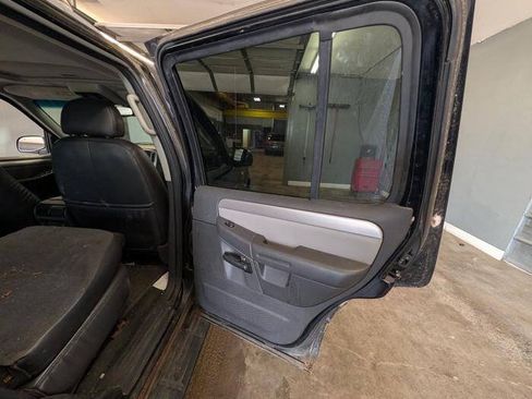 Used 2004 Mercury Mountaineer Convenience AWD/4WD image 28
