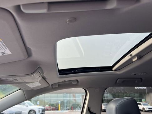 Used 2020 Buick Enclave Essence w/ Sport Touring Edition image 11