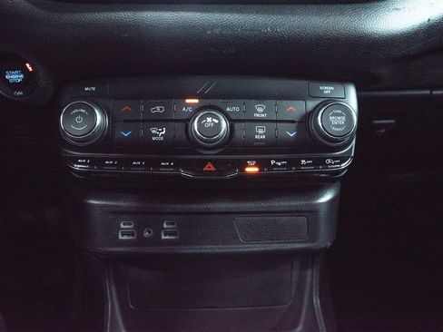 Used 2022 Dodge Durango AWD w/ Skid Plate Group image 30