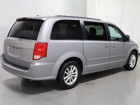 Used 2016 Dodge Grand Caravan SXT image 9