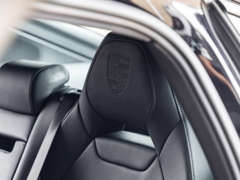 Certified 2025 Porsche Panamera image 36