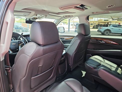 Used 2020 Cadillac Escalade ESV Luxury AWD/4WD image 7