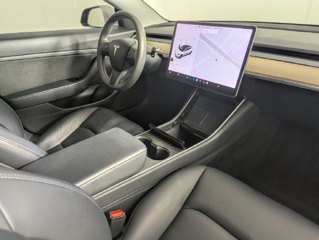 Used 2020 Tesla Model 3 Standard Range Plus RWD image 19