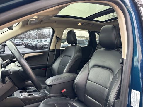 Used 2020 Ford Escape SEL image 4