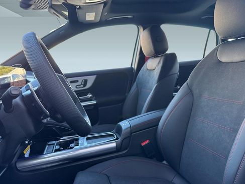 New 2026 Mercedes-Benz GLA 35 AMG 4MATIC image 22