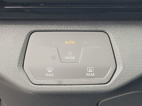 Used 2021 Volkswagen ID.4 Pro w/ ID.4 Protection Package image 19