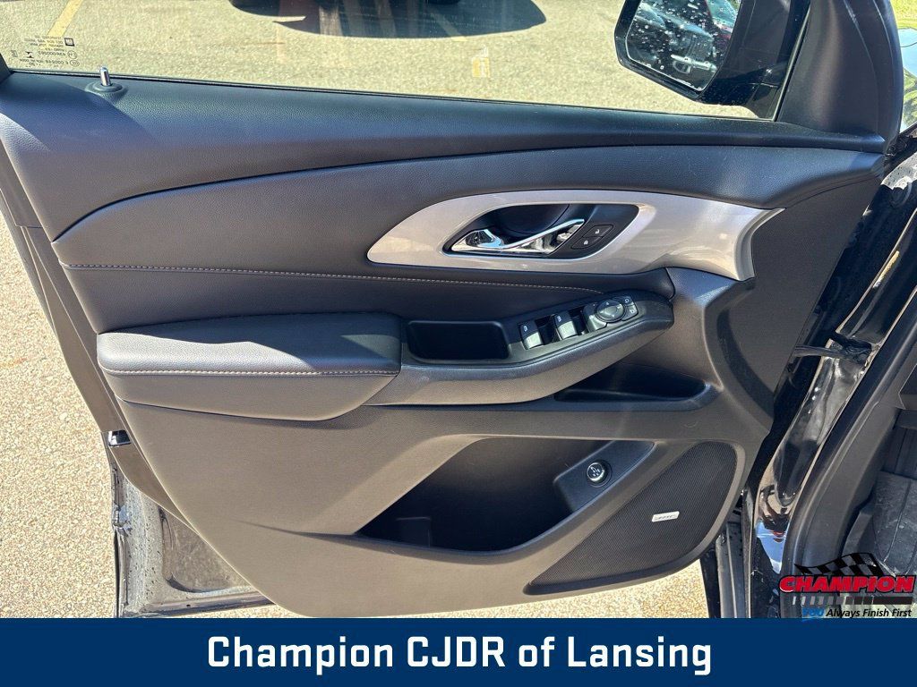 Used 2020 Chevrolet Traverse RS w/ LPO, Floor Liner Package FWD image 11