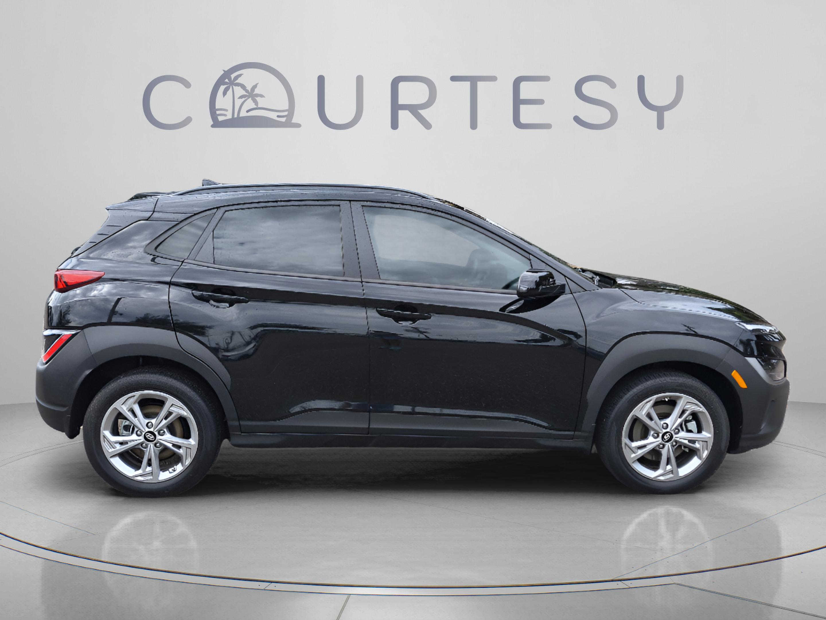 Certified 2023 Hyundai Kona SEL AWD/4WD image 6