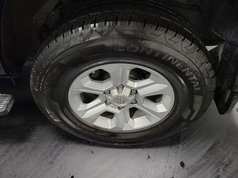 Used 2020 Toyota 4Runner SR5 image 10