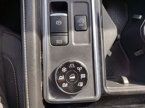 Used 2023 Nissan Pathfinder SV AWD/4WD image 28
