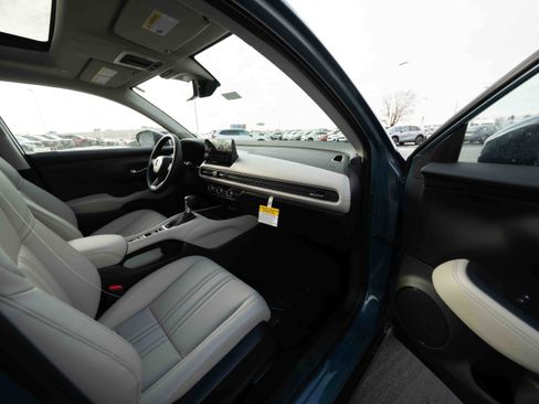 New 2026 Honda HR-V EX-L image 26