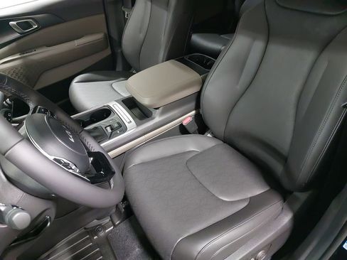 New 2026 Kia Carnival LXS image 16