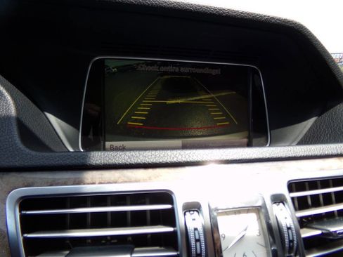 Used 2015 Mercedes-Benz E 350 4MATIC Sedan image 59