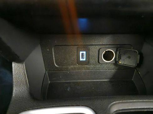 Used 2018 Ford Escape SE FWD image 25