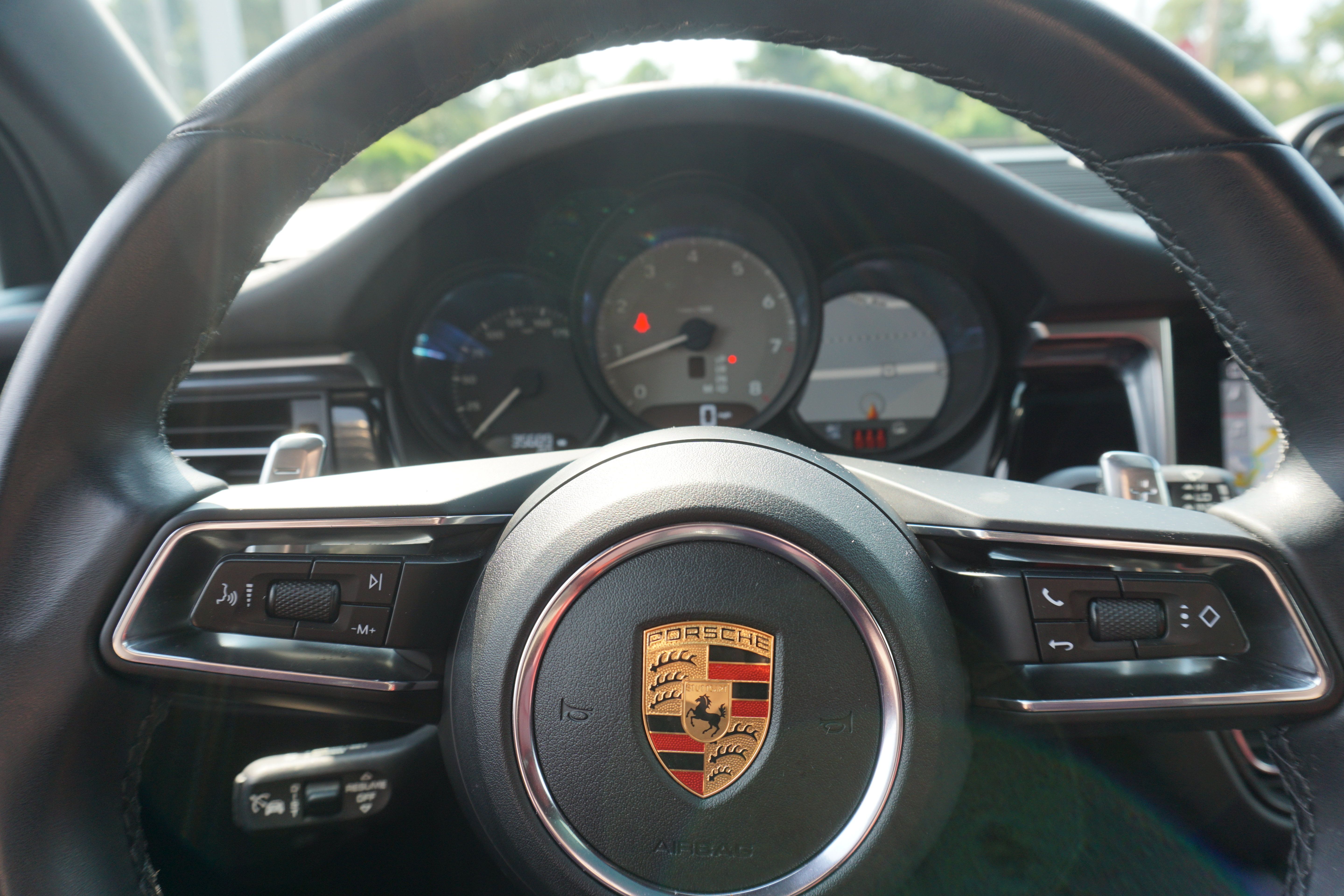Certified 2023 Porsche Macan S AWD/4WD image 26