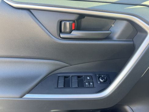 Used 2025 Toyota RAV4 LE AWD/4WD image 18