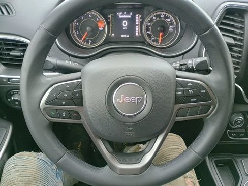 Used 2020 Jeep Cherokee Latitude Plus FWD image 26