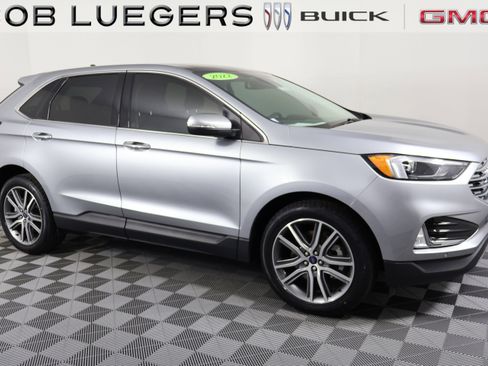 Used 2022 Ford Edge Titanium image 2