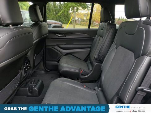 New 2025 Jeep Grand Cherokee L Altitude image 23