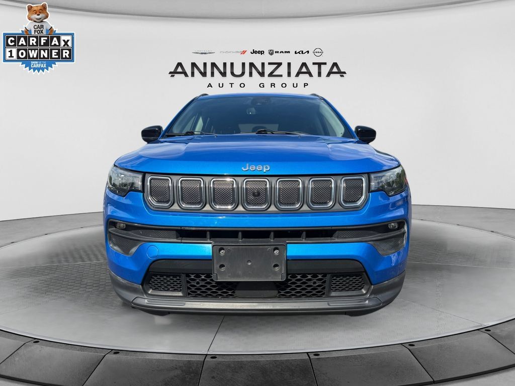 Used 2022 Jeep Compass Latitude w/ Sun and Sound Group AWD/4WD image 8