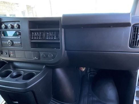 Used 2017 Chevrolet Express 2500 Extended RWD image 28
