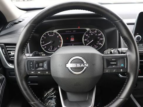 Used 2025 Nissan Rogue SV FWD image 16