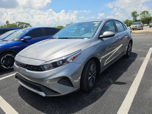 Used 2024 Kia Forte LXS FWD image 6