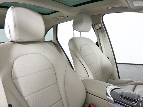 Certified 2022 Mercedes-Benz GLC 300 image 22