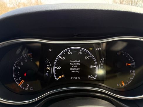 Used 2021 Jeep Grand Cherokee Trailhawk w/ Trailhawk Luxury Group image 19