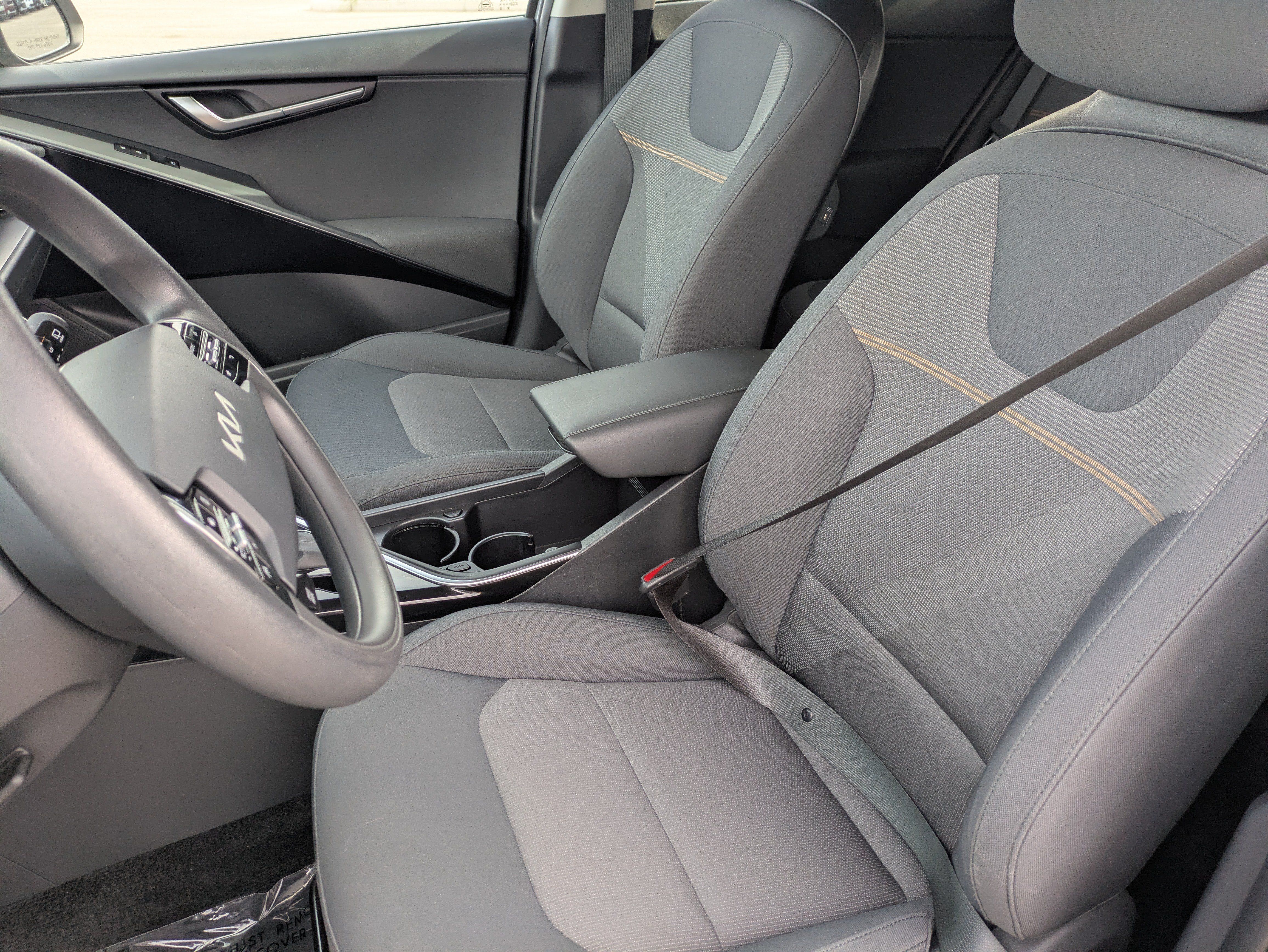Certified 2025 Kia Niro LX FWD image 26