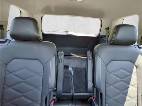 Used 2024 Volkswagen Atlas SE FWD image 26