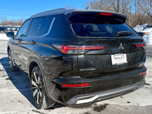 New 2025 Mitsubishi Outlander AWD image 5