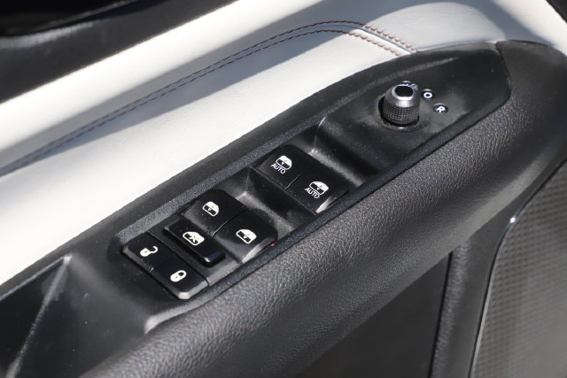 Used 2025 Jeep Compass Limited AWD/4WD image 17