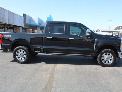 Used 2023 Ford F250 Lariat w/ Lariat Ultimate Package AWD/4WD image 2