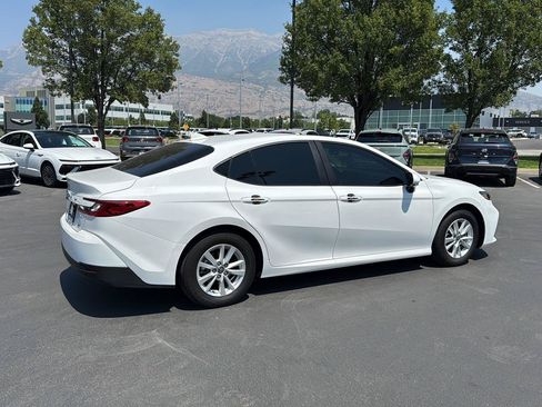Used 2025 Toyota Camry LE w/ Convenience Package AWD/4WD image 7