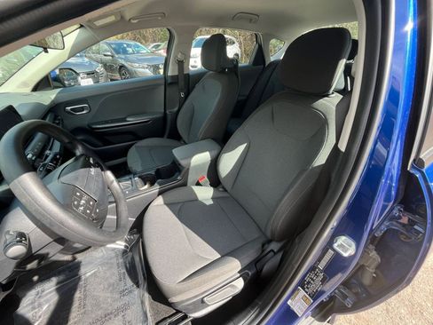 Used 2025 Kia K4 LXS image 34