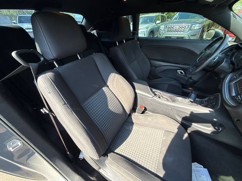 Used 2018 Dodge Challenger R/T RWD image 9