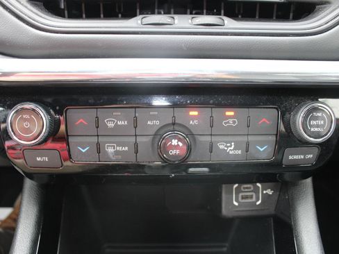 Used 2023 Jeep Compass High Altitude AWD/4WD image 21
