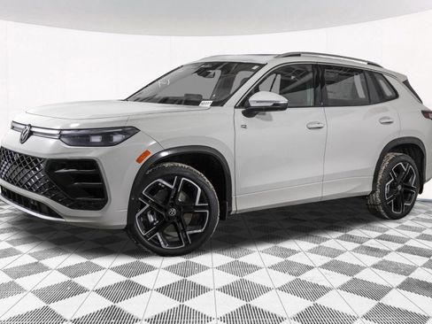 New 2026 Volkswagen Tiguan SEL R-Line image 2