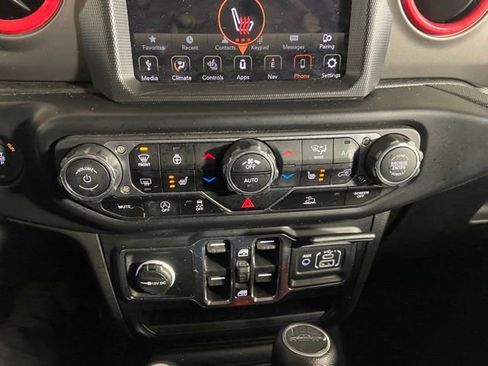 Used 2022 Jeep Gladiator Willys image 23