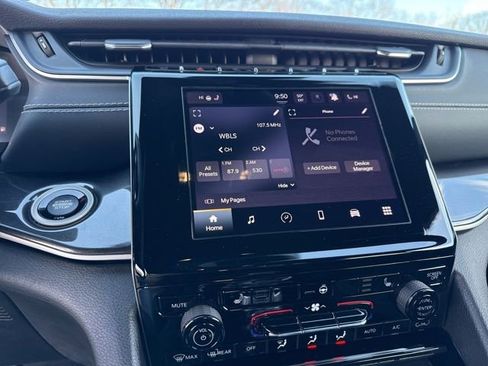 Used 2022 Jeep Grand Cherokee Altitude image 5