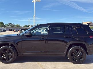 Used 2022 Jeep Grand Cherokee Altitude video 2